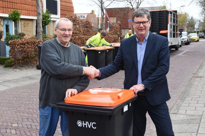 oranje rolcontainers in slootdorp