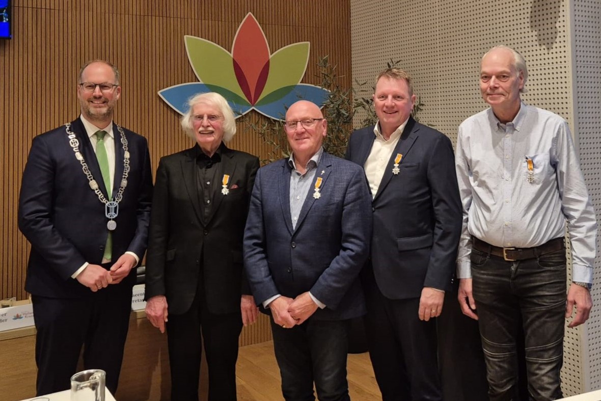 b8b37d6c e676 4552 a93d e2f15a7b8f5bbbb