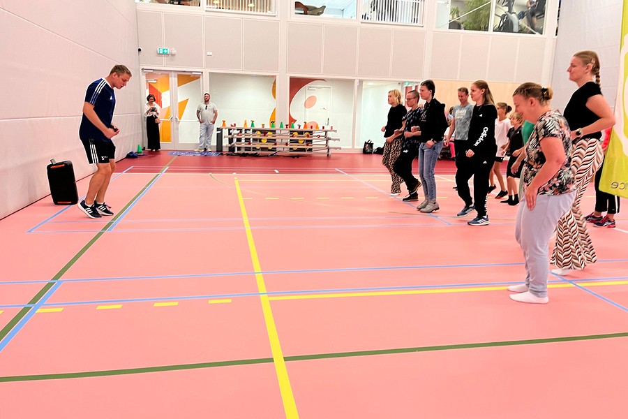 Foto persbericht Succes G niale Sportdag Hollands Kroonbbb BorderMaker