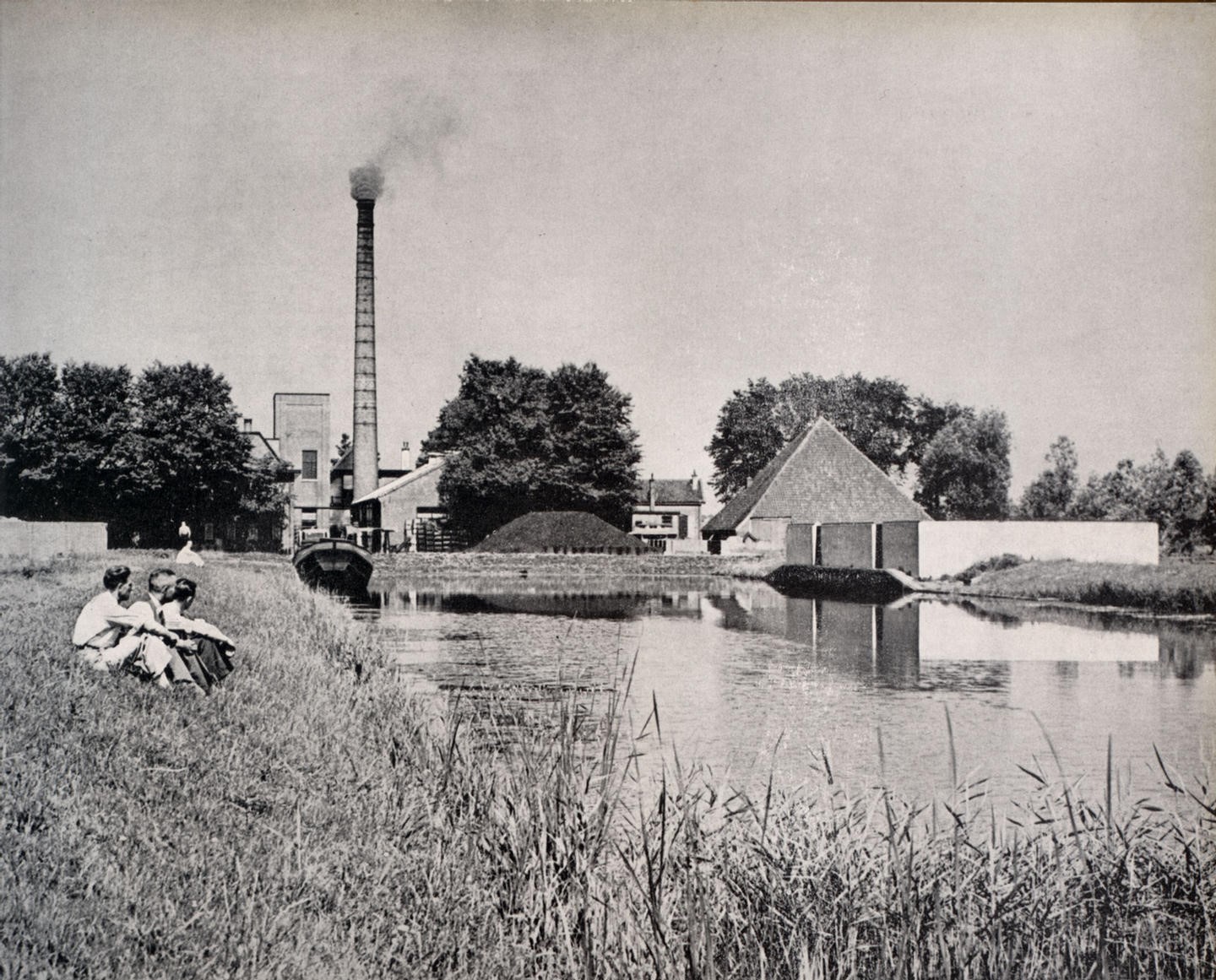 127f Mientweg Achterkant Melkfabriek 1941 bbbb