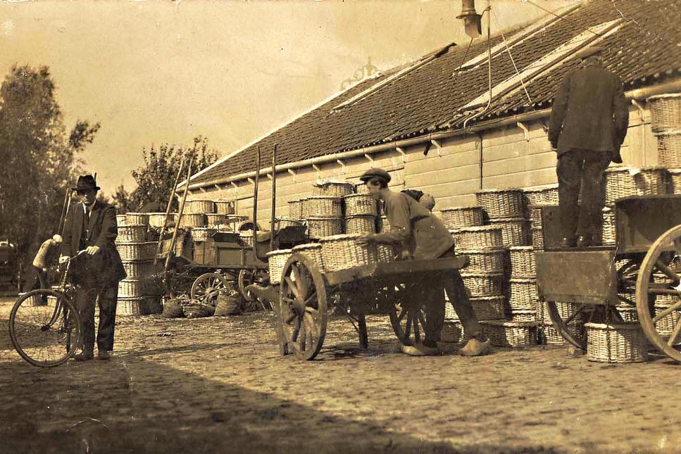 zz066 Dorpsstraat. De veiling 1918 