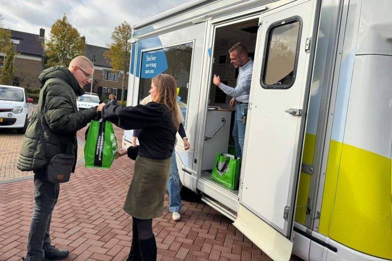 Kruising IJsvogelpad en Trambaan in Nieuwe Niedorp e1760011539479 768x463bbb